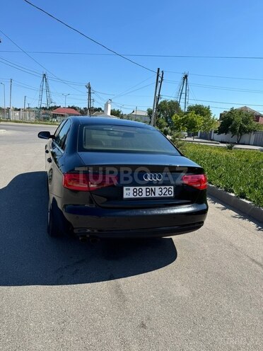 Audi A4-3