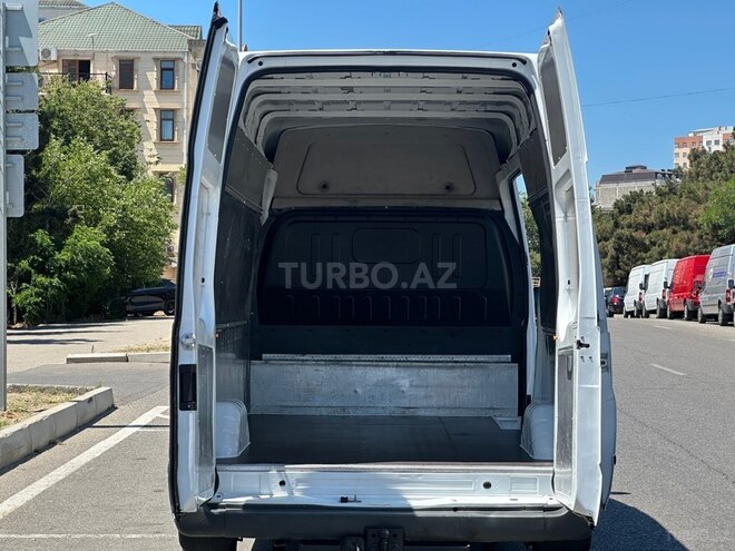 Ford Transit-8