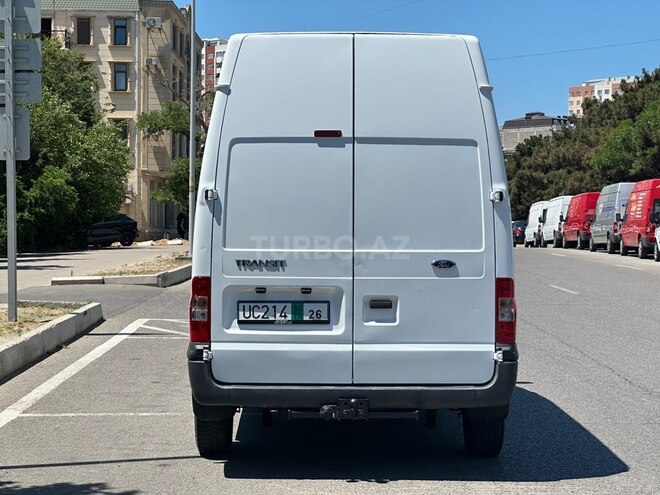Ford Transit-5
