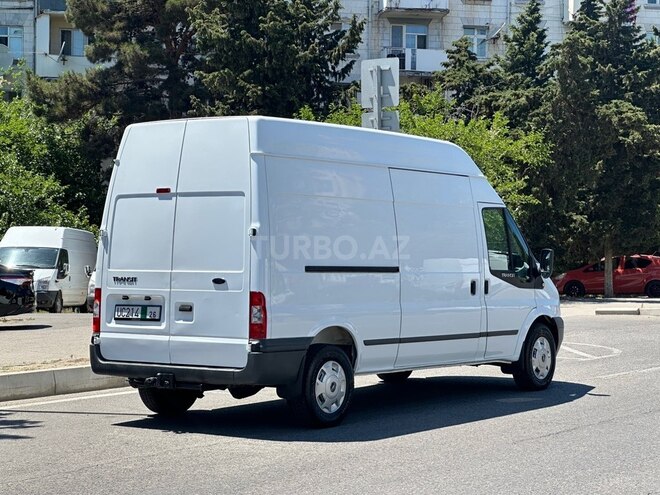 Ford Transit-4