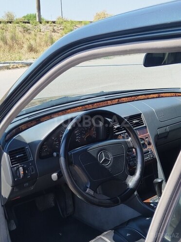 Mercedes C 240-10