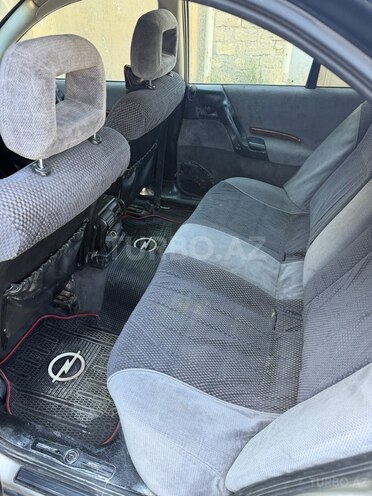 Opel Omega-4