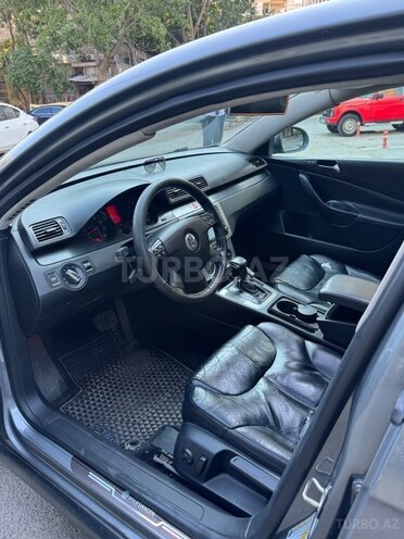 Volkswagen Passat-8