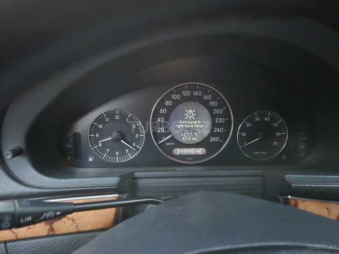 Mercedes E 240-4