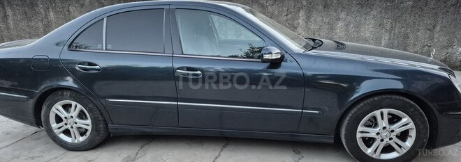 Mercedes E 240-6