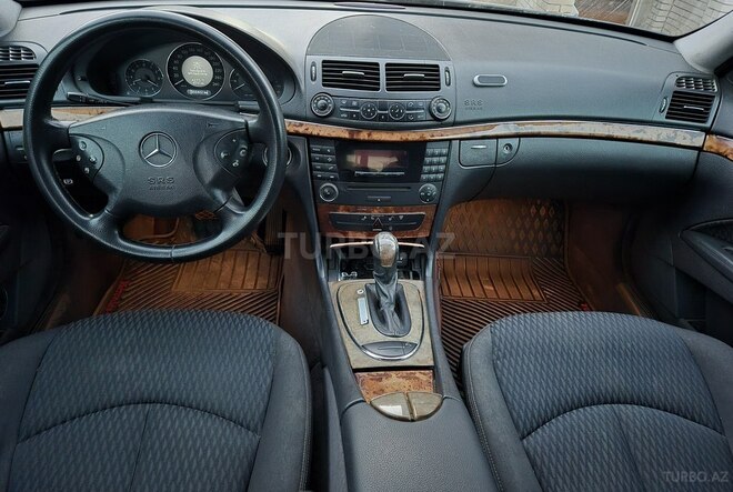 Mercedes E 240-3