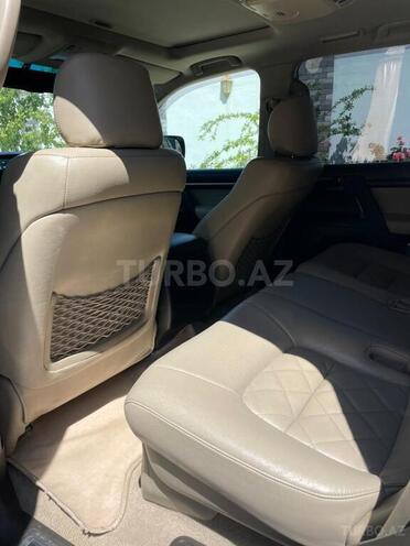 Toyota Land Cruiser-12