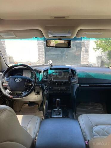 Toyota Land Cruiser-7