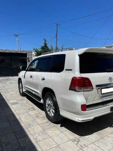 Toyota Land Cruiser-6
