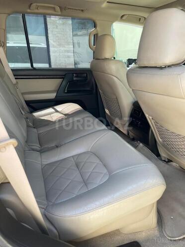 Toyota Land Cruiser-15