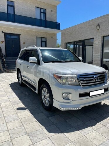Toyota Land Cruiser-3