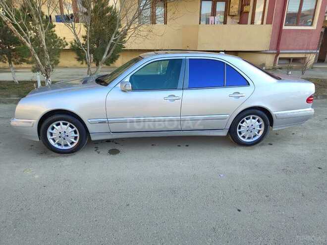 Mercedes E 320-4