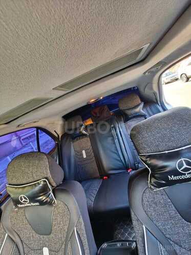 Mercedes E 320-11