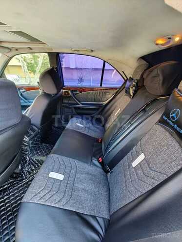 Mercedes E 320-12