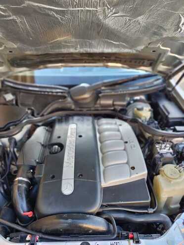 Mercedes E 320-8
