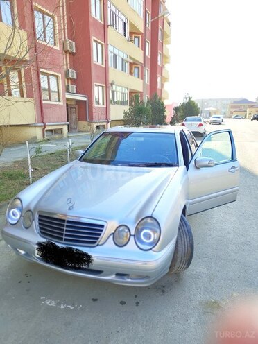 Mercedes E 320-7