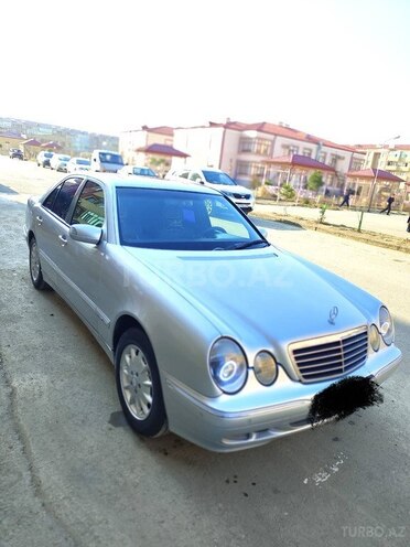 Mercedes E 320-6