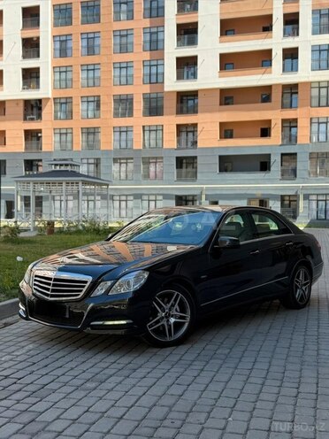 Mercedes E 250-1