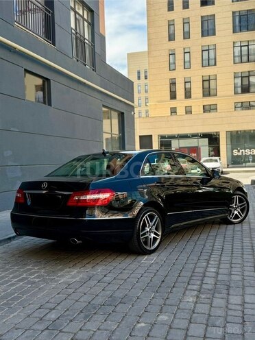 Mercedes E 250-7