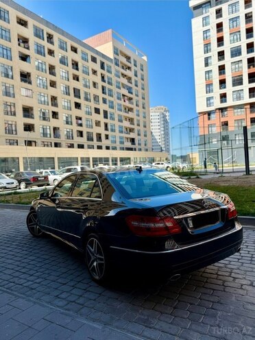 Mercedes E 250-10