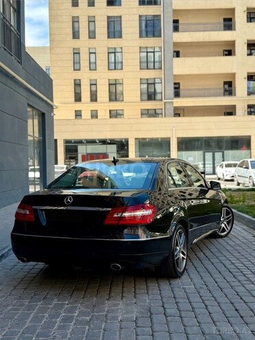 Mercedes E 250-8