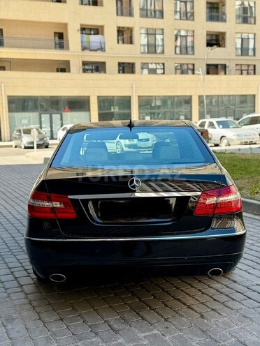 Mercedes E 250-9