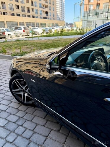 Mercedes E 250-12