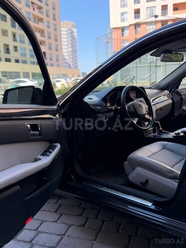 Mercedes E 250-13