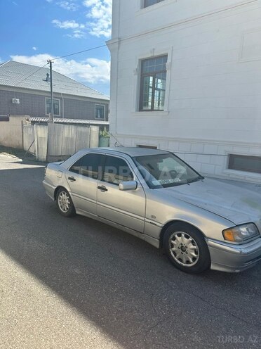 Mercedes C 240-10