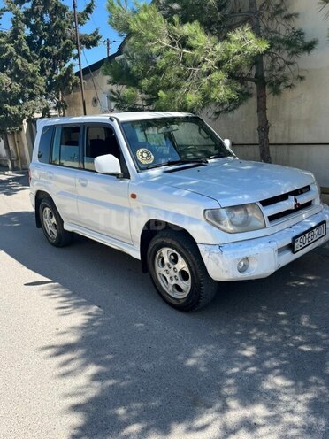 Mitsubishi Pajero io-3