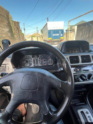 Mitsubishi Pajero io-4