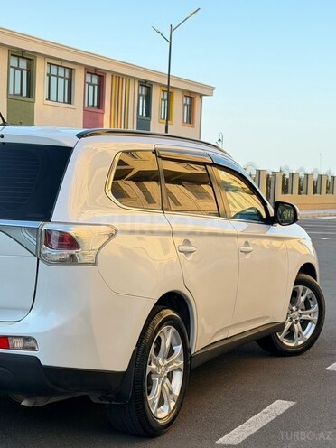Mitsubishi Outlander-5