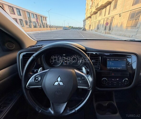 Mitsubishi Outlander-11