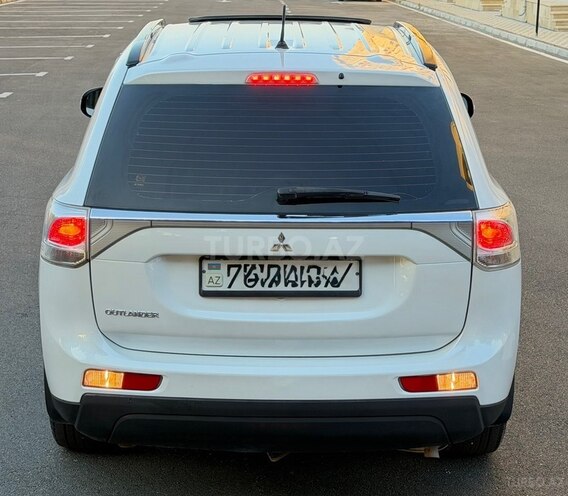 Mitsubishi Outlander-10