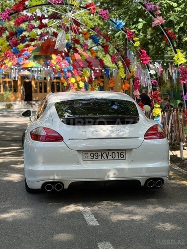 Porsche Panamera 4S-4