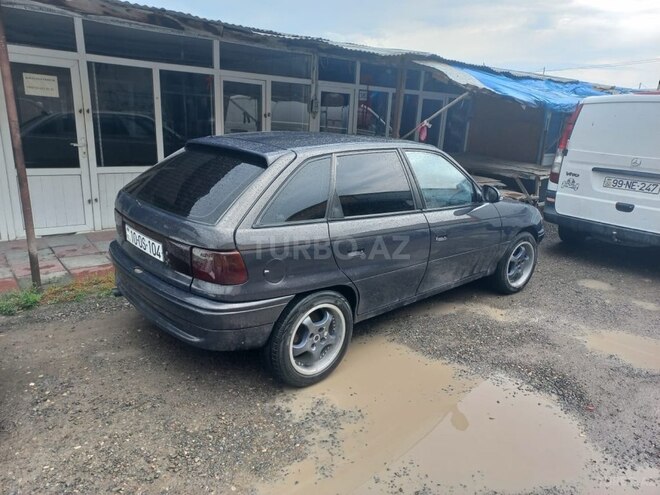 Opel Astra-2