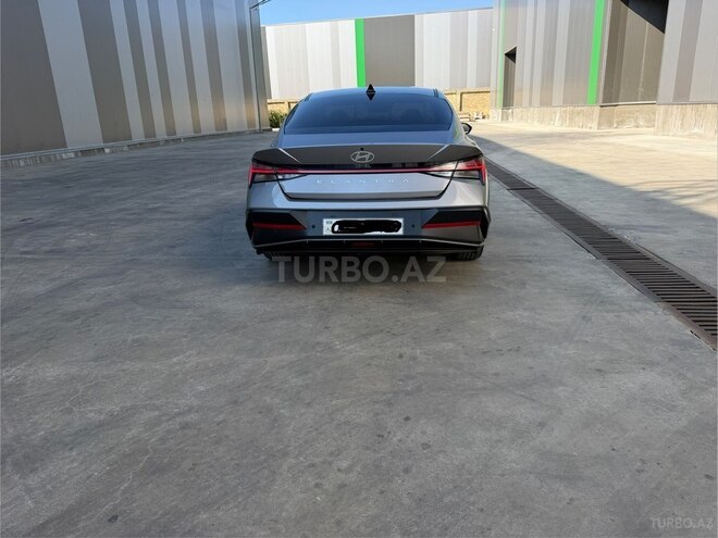 Hyundai Elantra-6