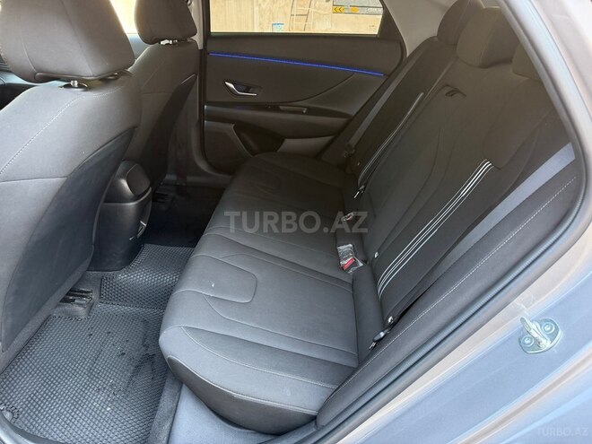 Hyundai Elantra-3