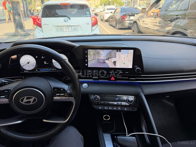 Hyundai Elantra-14