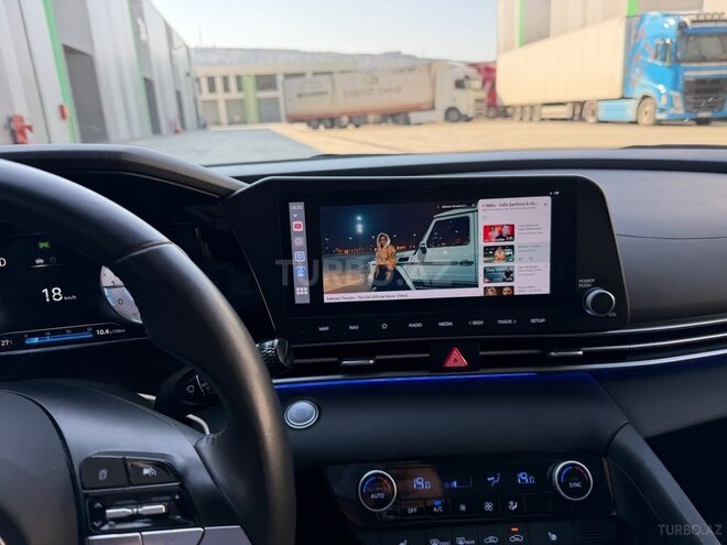 Hyundai Elantra-2