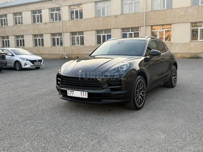 Porsche Macan-2