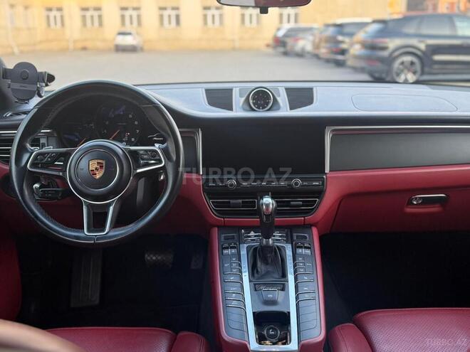 Porsche Macan-5
