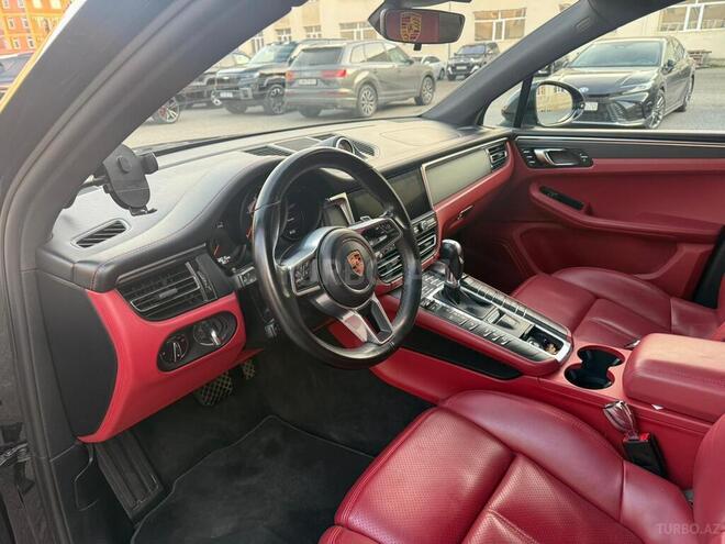 Porsche Macan-6