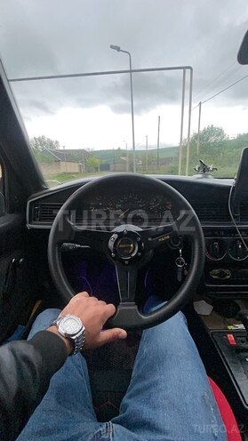 Mercedes 190-13