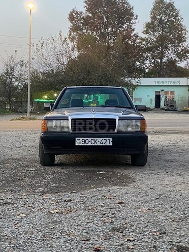 Mercedes 190-4