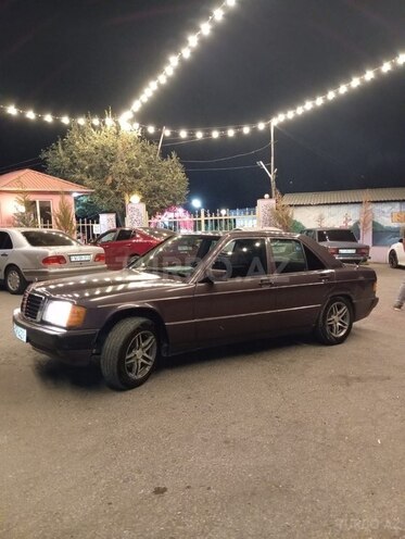 Mercedes 190-9