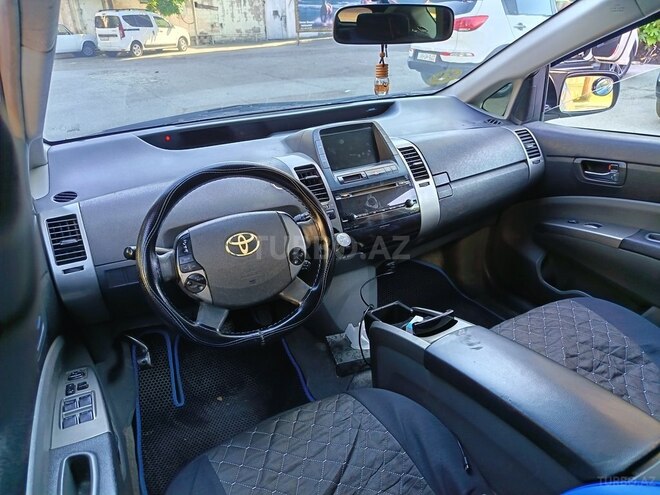 Toyota Prius-8