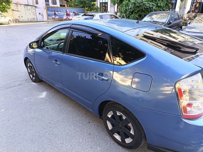 Toyota Prius-5