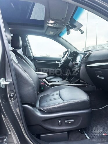 Kia Sorento-14