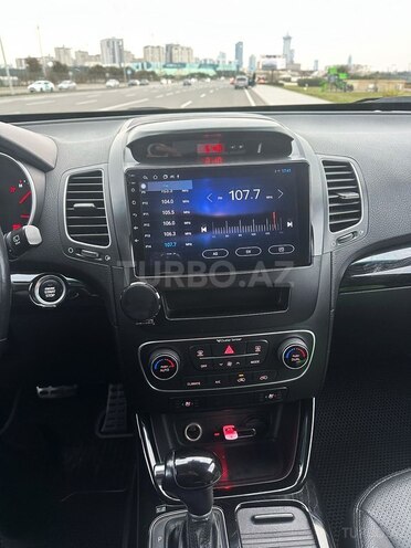 Kia Sorento-13